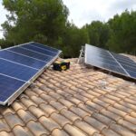 Installations solaires extensibles. La polyvalence du soleil dans une maison à Alicante.