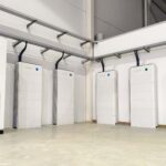 Nous garantissons une alimentation électrique ininterrompue à Mundobarquillo grâce à une alimentation solaire de secours sans coupure de courant.